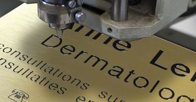 Engraved aluminum or PVC plate